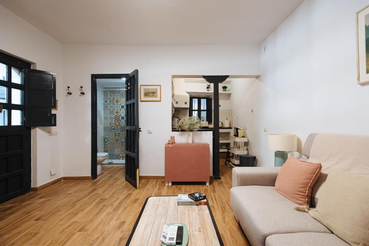 Aitana'S Retreat With Charming Garden Lejlighed Sevilla Eksteriør billede